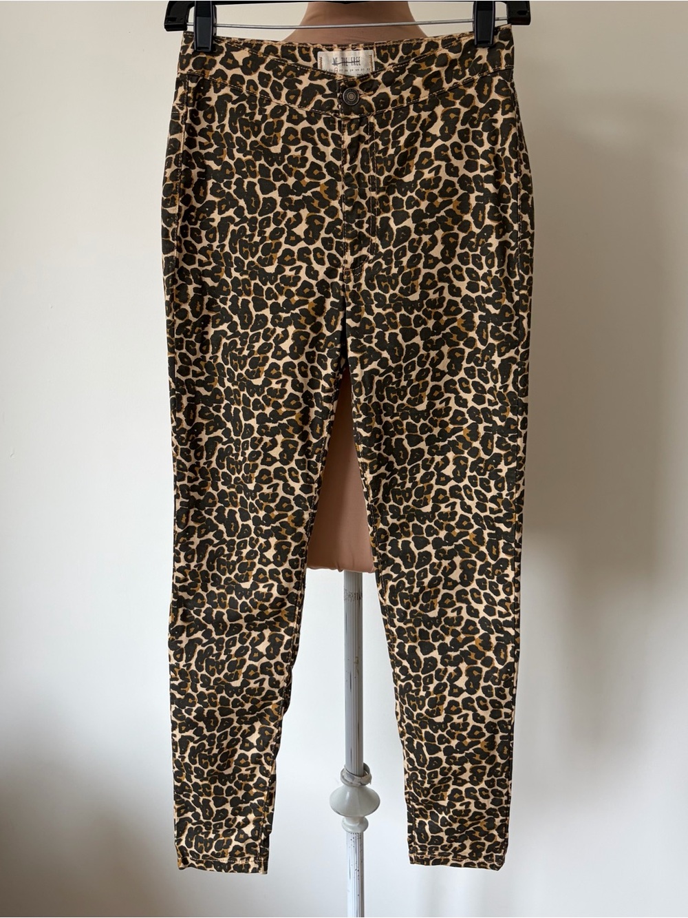 Free People We The Free Belle Leopard High Rise Cropped Skinny Jeans EUC Size 26 - Picture 2 of 10